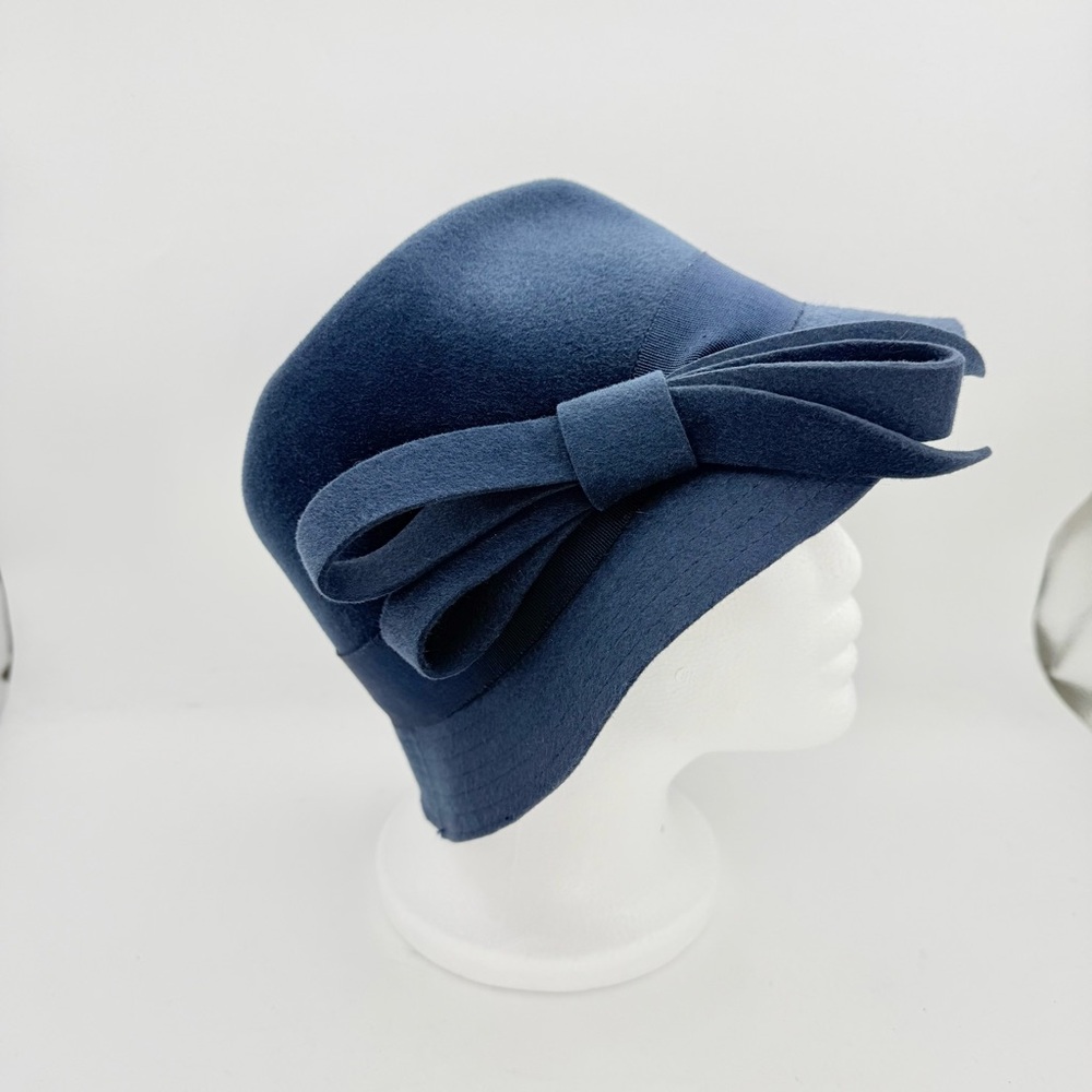SOLENE - NWOT Women’s blue Velour Hat with Large Bow one size‎